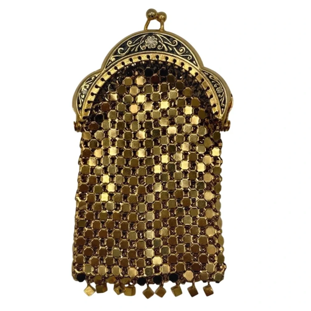 Vintage Gold Tone Metal Coin Purse Art Deco Etched Floral Frame Kiss lock Fringe
